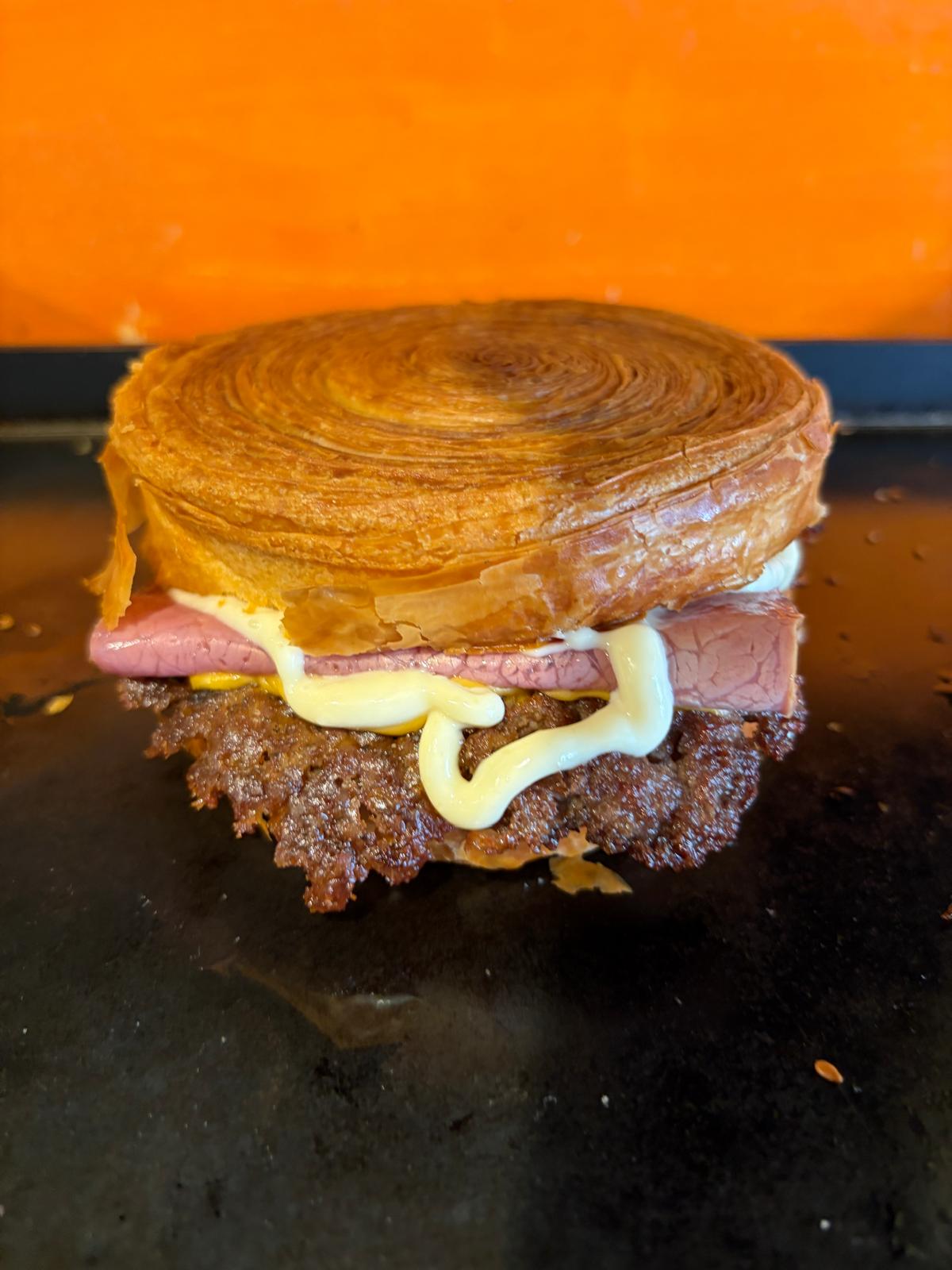ROLLKRUVASAN BURGER